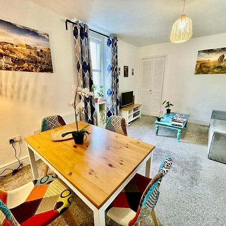 Cosy Authentic Flat In The Heart Of Galashiels Extérieur photo