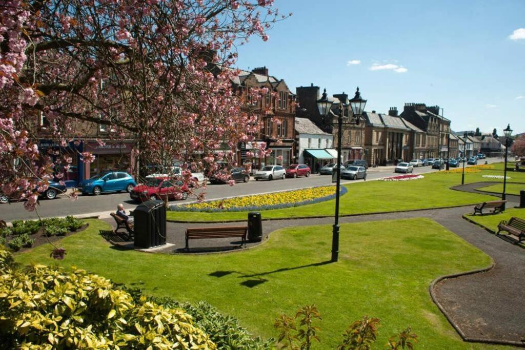 Cosy Authentic Flat In The Heart Of Galashiels Extérieur photo