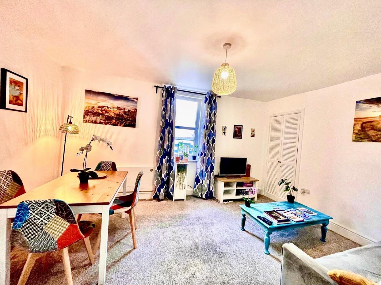 Cosy Authentic Flat In The Heart Of Galashiels Extérieur photo